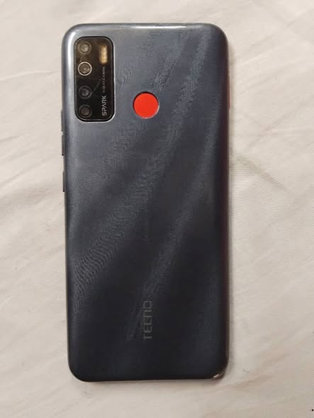 A picture of Tecno Spark 5 GB 32 nipe 90k 0794629230 DAR