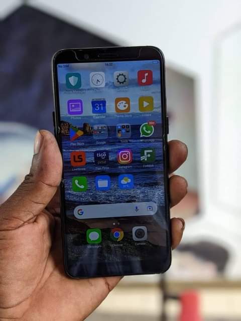 A picture of Oppo A83