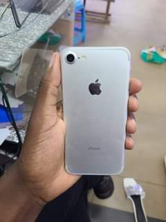 A picture of IPhone 7 128gb at 280k