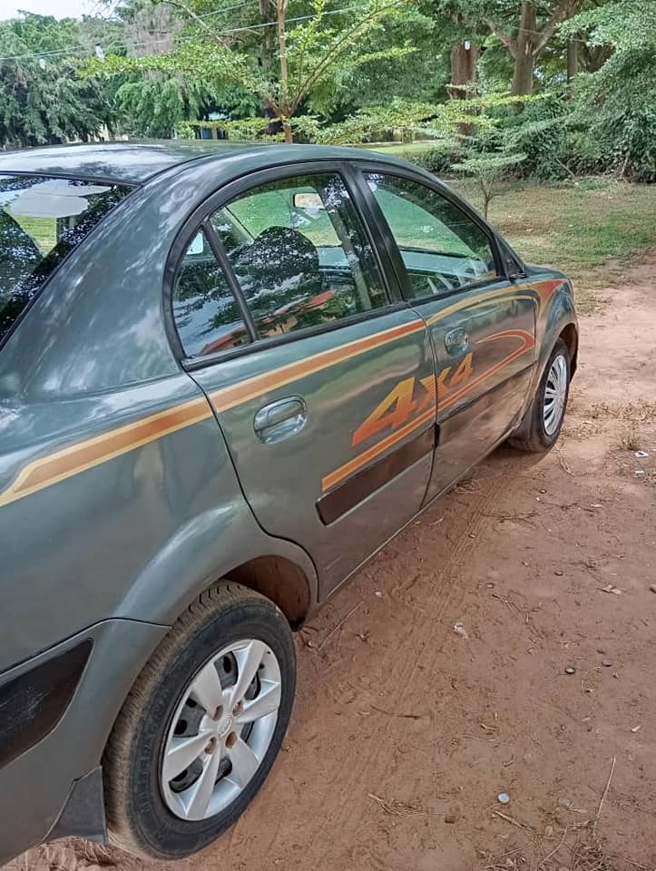 A picture of Neatly used Kia engine and gear working perfectly... AC is