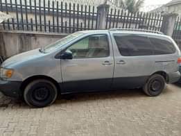 A picture of Sound 2000 Toyota Sienna Engine and Gear is Sound Clean