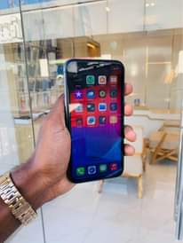 A picture of Iphone 11 gb64