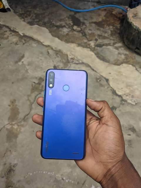 A picture of Elf 80 tecno spark 3 ram3 32gb iko clean haina