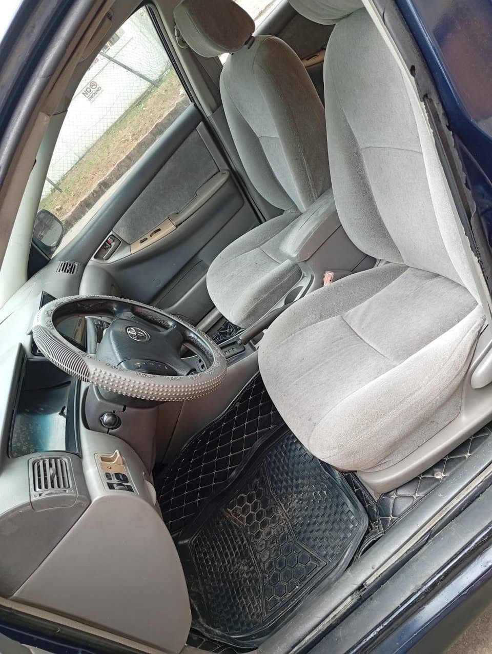 A picture of 2004 TOYOTA COROLLA S
