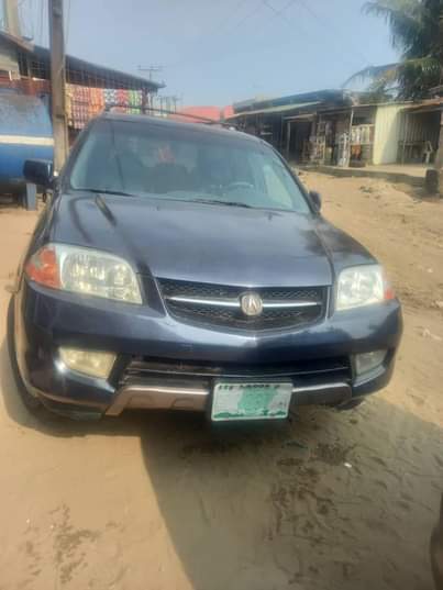 A picture of ACURA MDX 2004
