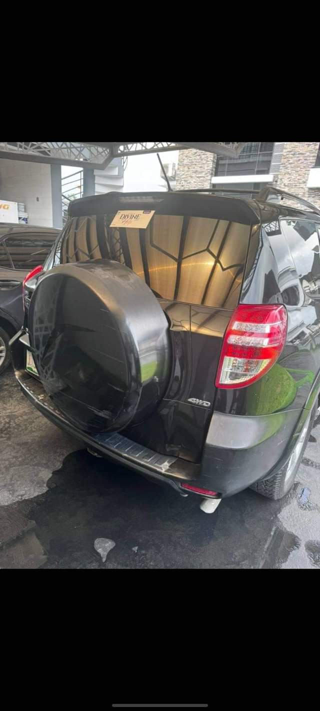 A picture of 2011 Toyota Rav4 2011