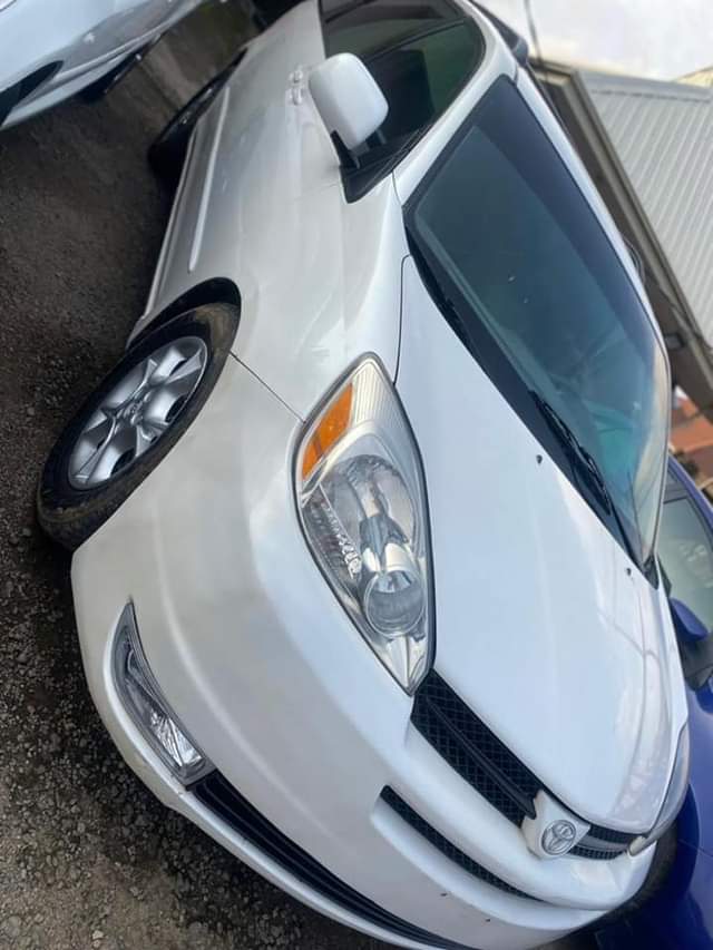 A picture of Toyota Sienna