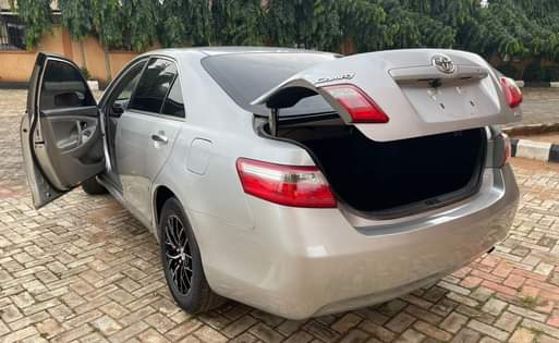 A picture of Belgium grade pure first body Toyota Camry 2009 model with