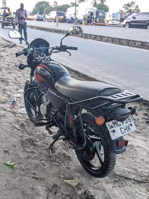 A picture of Boxer X 125