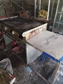 A picture of Jiko la gesi la kuoka chapati na mtungi wa gesi