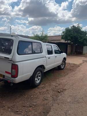 used nissan np300