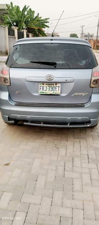 A picture of Toyota matrix 2006