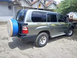 A picture of TOYOTA LAND CRUISER VX 1HZ