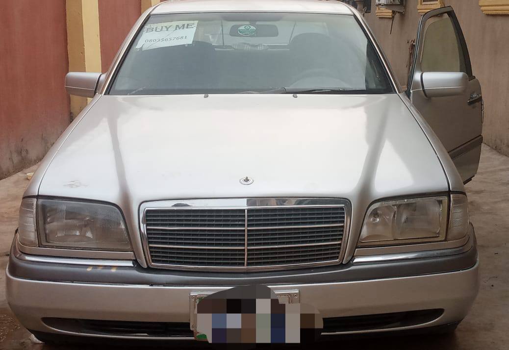 A picture of Benz c class