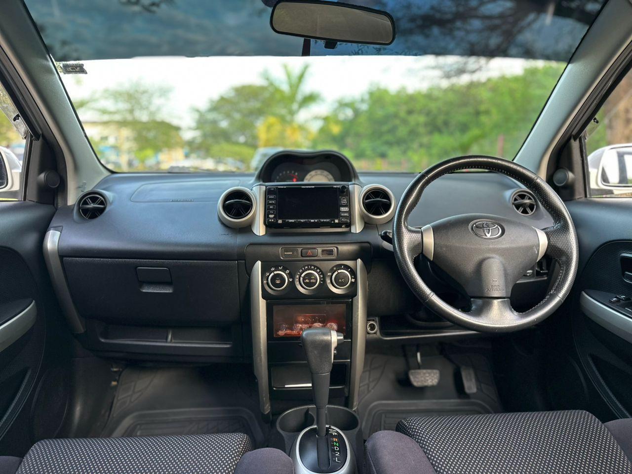 A picture of TOYOTA IST