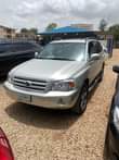 A picture of Toyota Highlander 05 three seater