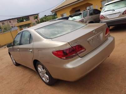 A picture of 2005 Rx330 Lexus