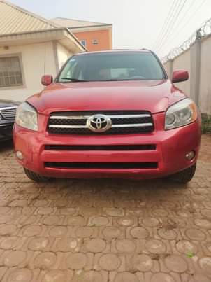 A picture of RAV4 2009
