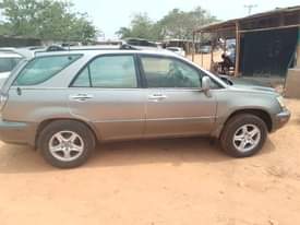 A picture of Lexus RX 300 2001 model