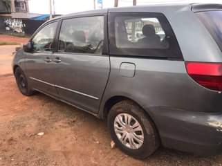 A picture of 2005 Toyota Sienna
