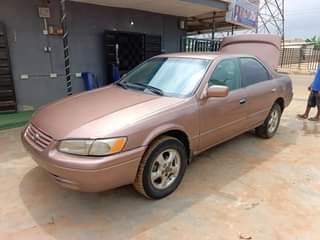 A picture of Toyota camry 1999