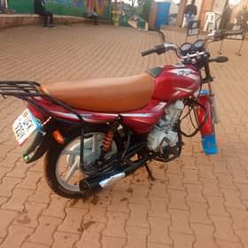 A picture of It s very very good condition motorcycle Ct Bajaj 2.6m