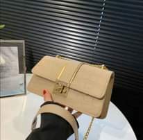 A picture of Trending bags.