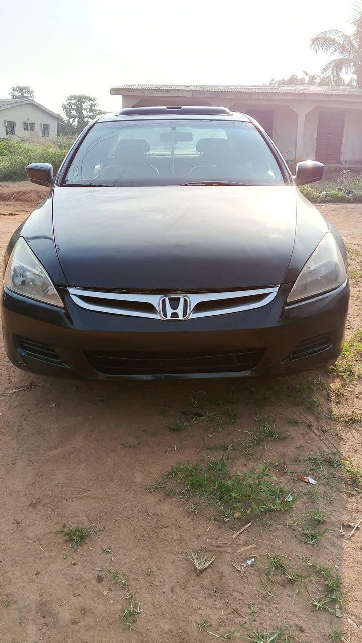 A picture of Honda Accord DC 07