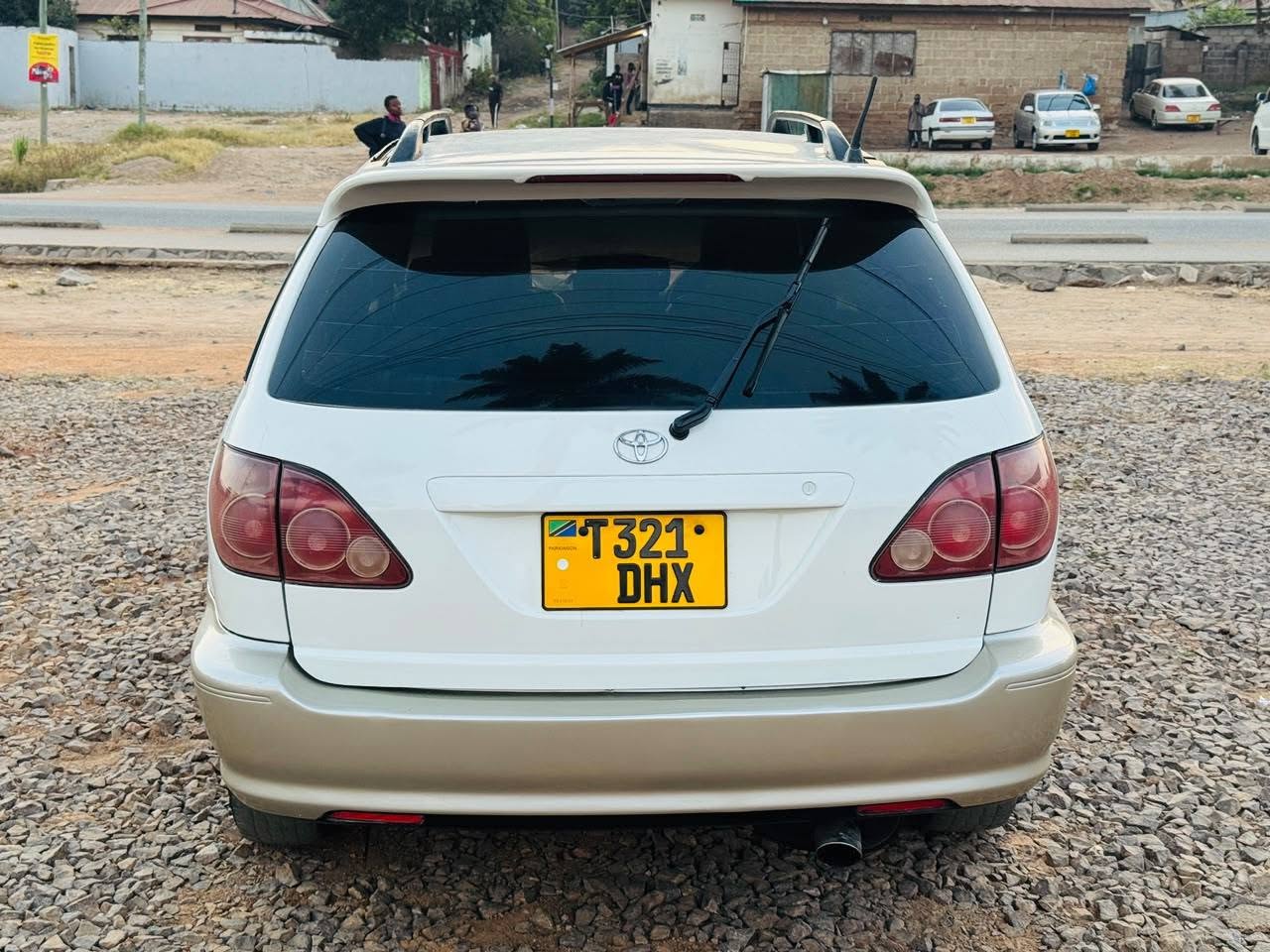 A picture of TOYOTA HARRIER OLD DHX INAUZWA ML10 800 000 ENGINE SAFI