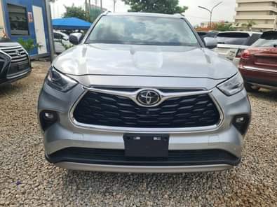 A picture of 2022 Toyota Highlander PLATINUM foreign price 71Million Location Abuja 08160229978