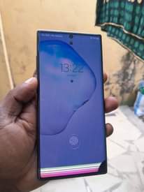 A picture of Samsung note10plus GB256