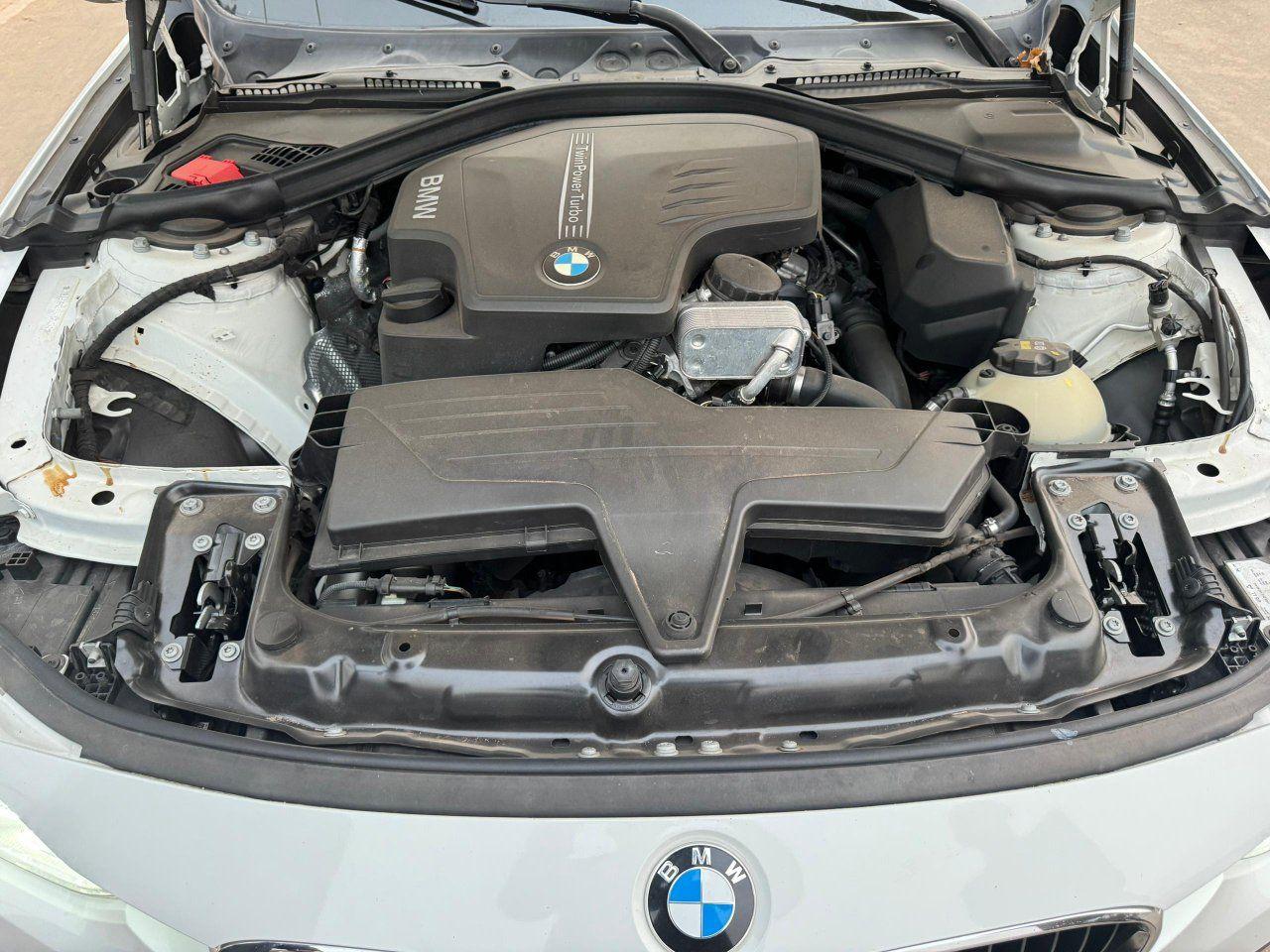 A picture of BMW 328i 2016 model