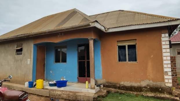 A picture of  QUICK SALE House for sale in matugga kirwanila 15m.