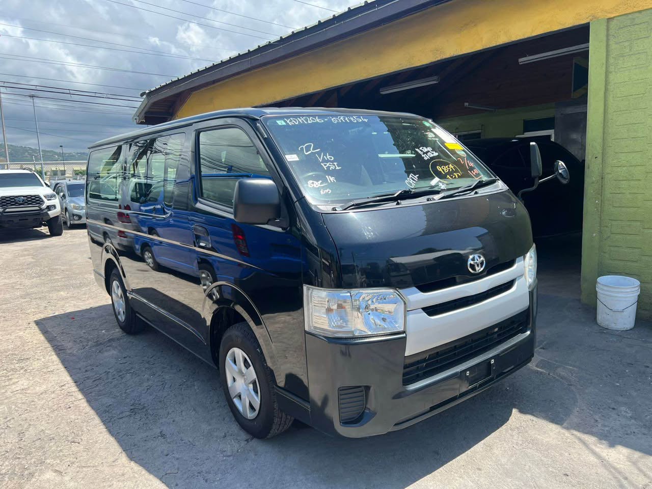 used toyota hiace