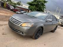 A picture of Super clean Toyota Avalon 2006