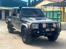 A picture of LANDCRUSER v8