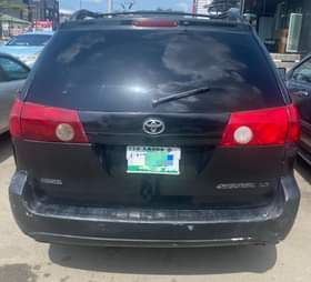A picture of KB AUTOs Dealers Buy YEAR 2006 model Toyota Sienna Engine
