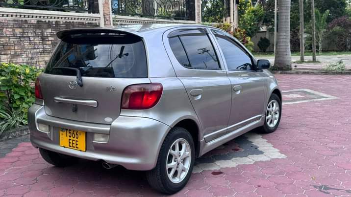 A picture of TOYOTA Vits inauzwa price 13.7 call WhatsApp 0685 502 036