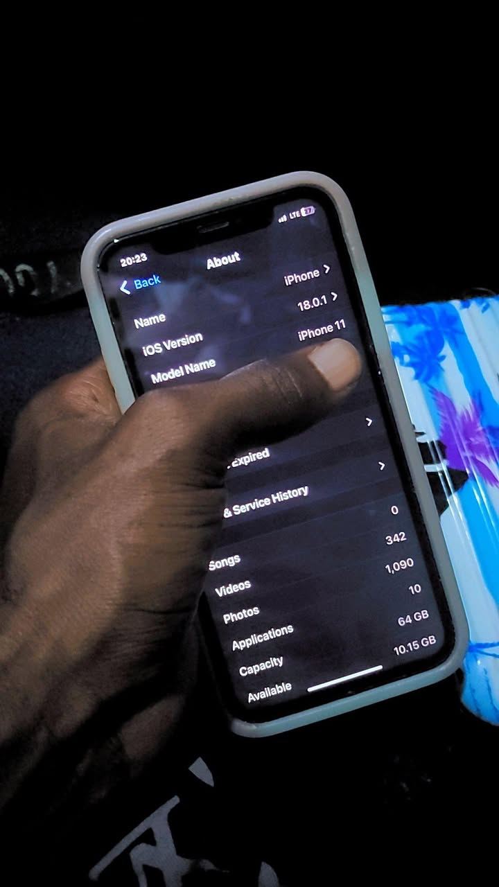 A picture of Iphone 11 for sale storage 64 no cracks battery 73