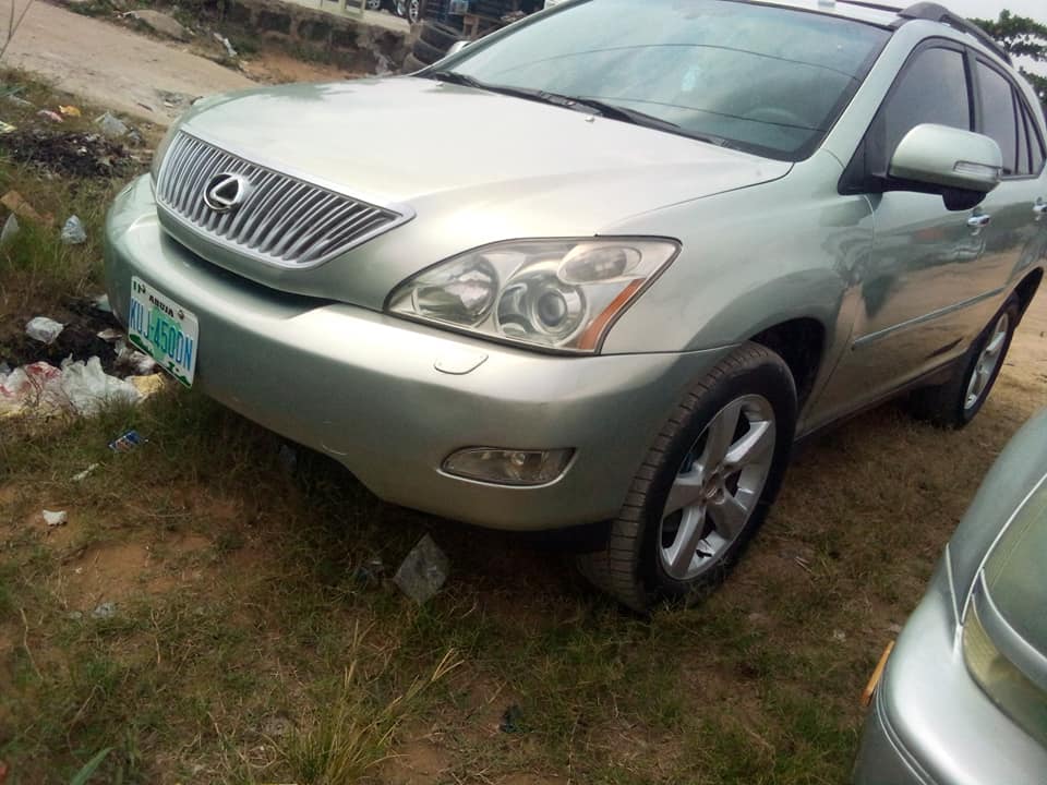 A picture of Very Clean Lexus RX330 Buy and Drive Price 7.9m Naira.