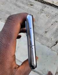 A picture of Samsung s20