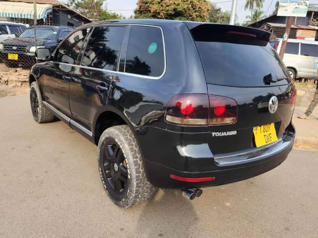 A picture of VOLKSWAGEN TOURAGE INAUZWA