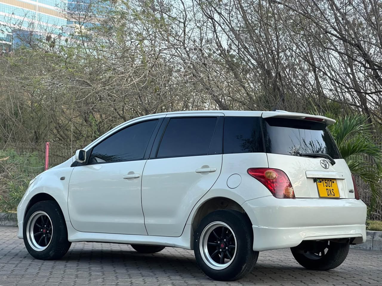 A picture of TOYOTA IST