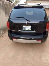 A picture of Pontiac Torrent 2008
