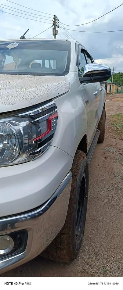 A picture of TOYOTA HILUX 2020