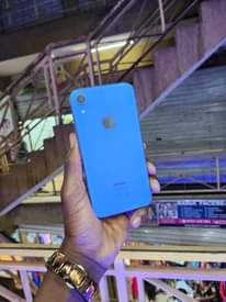 A picture of IPhone xR 64GB