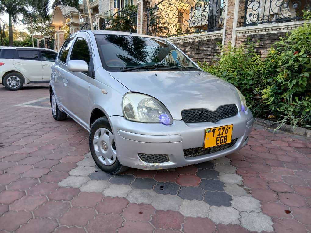 A picture of TOYOTA VITZ