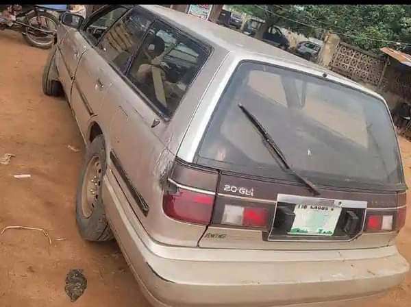 A picture of Toyota Camry old model automatic transmission first body untouched engine