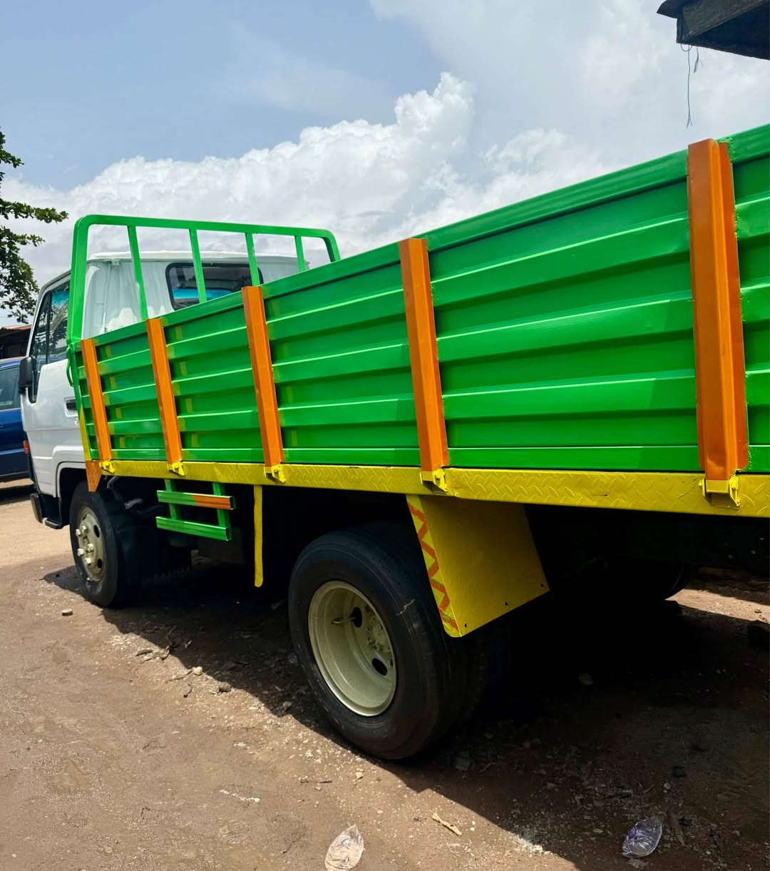 A picture of Toyota Dyna 200 Old Model 6 Tyres