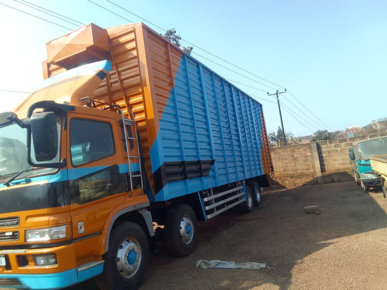 A picture of FUSO SUPER GREAT